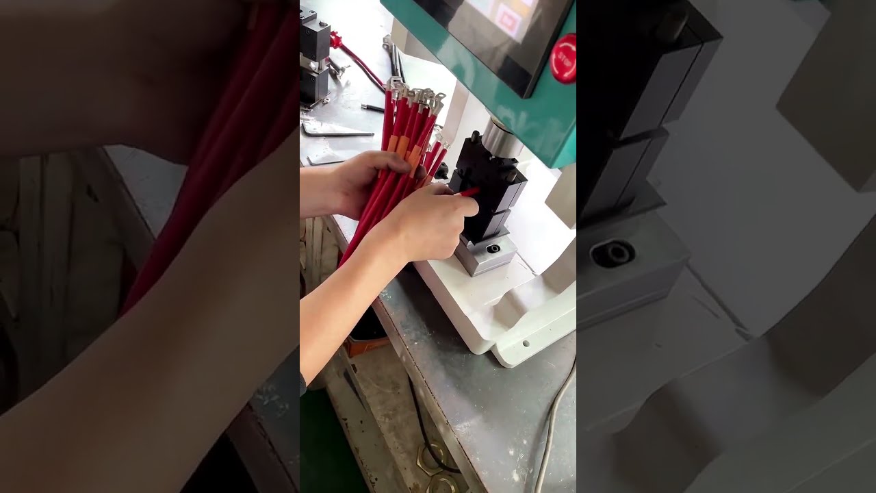 เครื่องไฮดรอลิกอัดขั้วสายไฟ 10 ตัน พร้อมแม่พิมพ์หกเหลี่ยม | เครื่องจักรโรงงานอัตโนมัติ