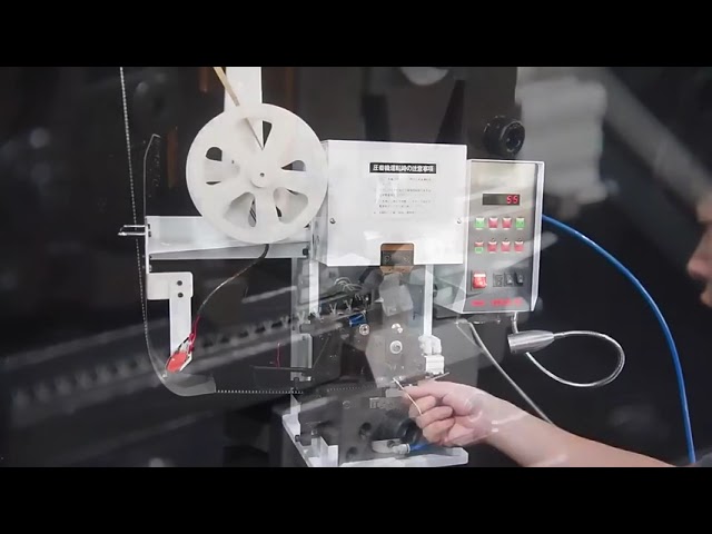 เครื่อง crimping สายไฟแบบกึ่งอัตโนมัติเงียบ รวมฟังก์ชันปอกสายและ crimping ขั้วต่อ