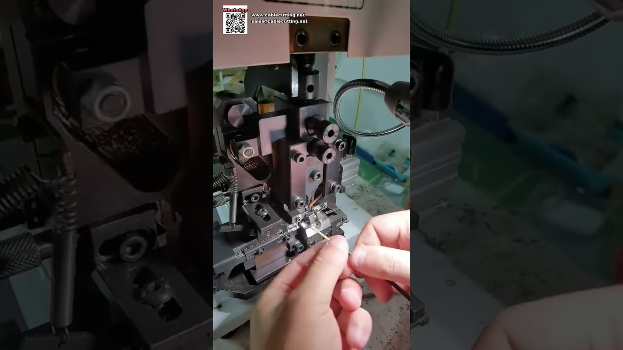 เครื่องปอกและย้ำสายไฟหน้าจอสัมผัส — ความแม่นยำแบบแนวนอน