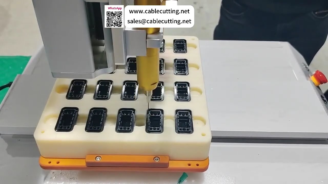 เครื่องจ่ายกาวอัตโนมัติ 300cc ซิลิโคน ความแม่นยำสูงสำหรับการใช้งานกาว