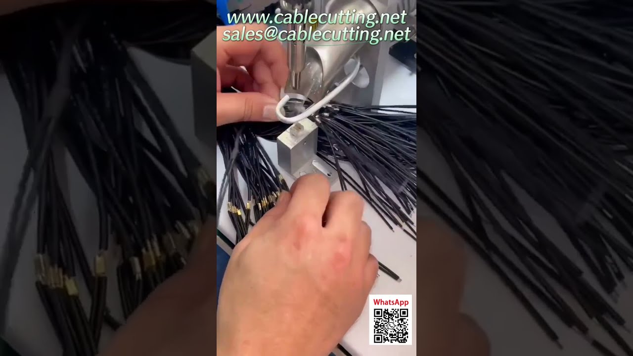 สาธิตการกดข้อต่อทองแดงด้วยมือและการบัดกรีอย่างมืออาชีพ